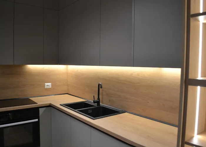 Albania Haven 7 Mine Peza *