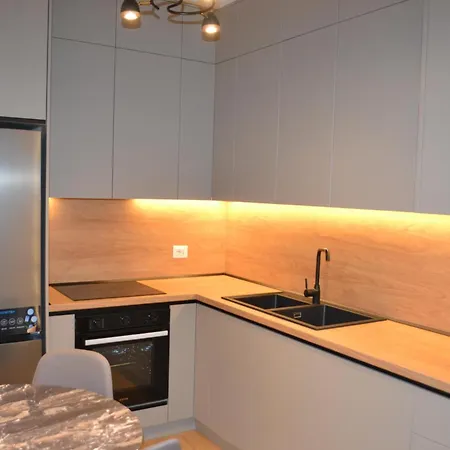 アパート Albania Haven 7 Mine Peza ティラナ