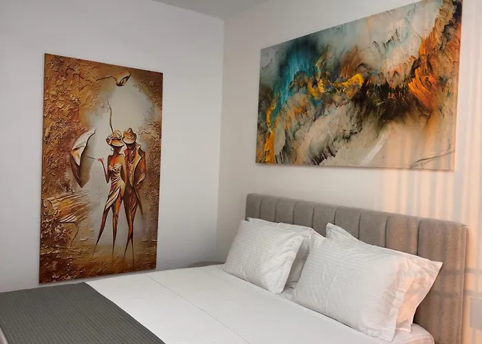 Albania Haven 7 Mine Peza * ティラナ