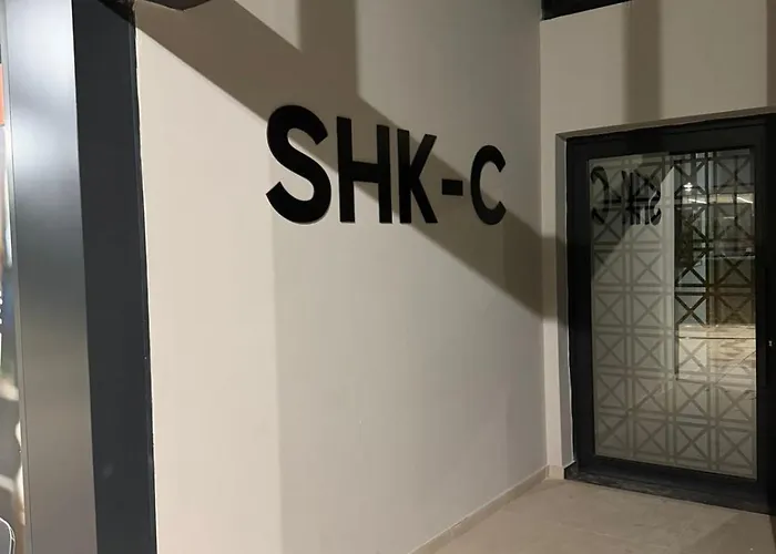 Albania Haven 7 Mine Peza ティラナ