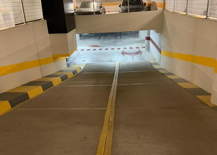 Albania Haven 7 Mine Peza ティラナ